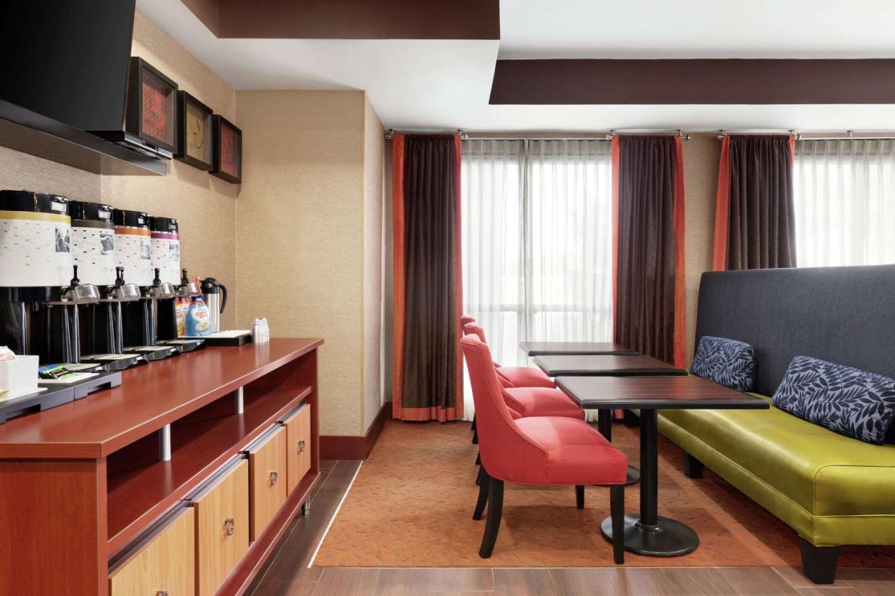 Hampton Inn Houston Стаффорд Экстерьер фото