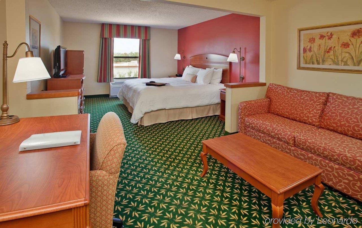 Hampton Inn Houston Стаффорд Номер фото