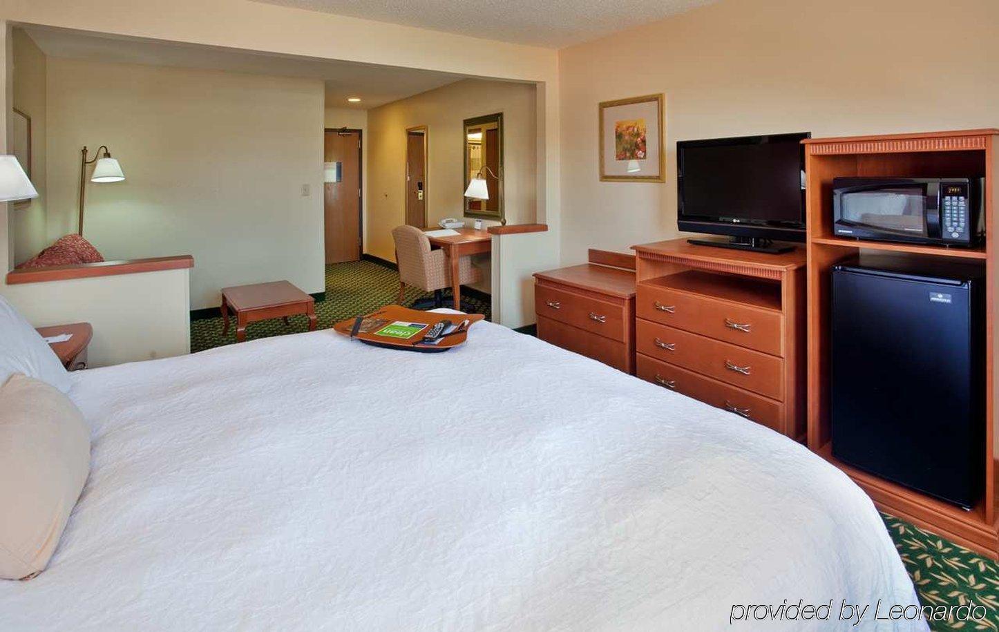 Hampton Inn Houston Стаффорд Экстерьер фото