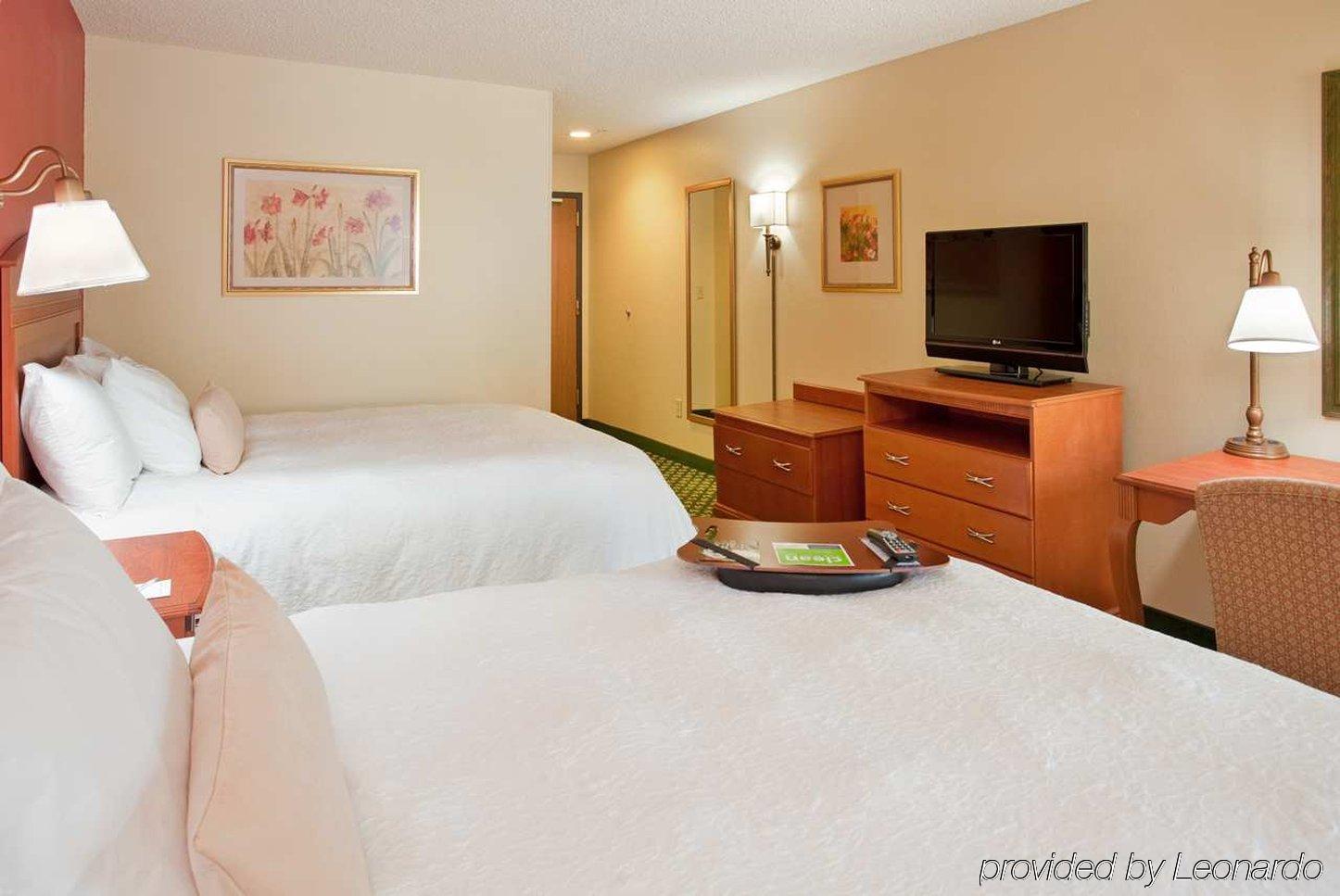 Hampton Inn Houston Стаффорд Экстерьер фото